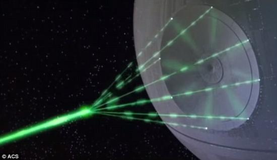 美国化学学会的化学家指出，死星上装载的能摧毁行星的激光炮是《星球大战》系列电影中最大的科学错误。8个激光光束会互相穿过，而不是汇集成一束，而且激光发射时产生的热量足以将死星熔化。