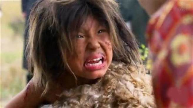 狼孩有特别的习性(图/爱美网)