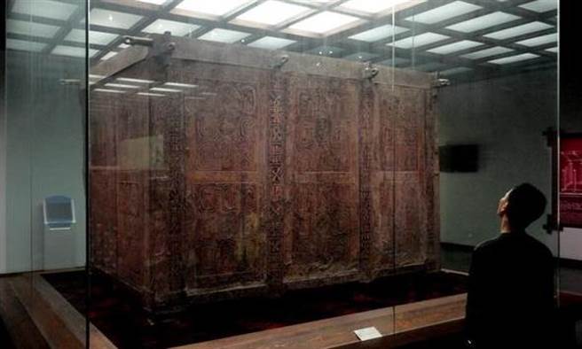 世界上最大的棺材，目前正在湖北省博物馆里。