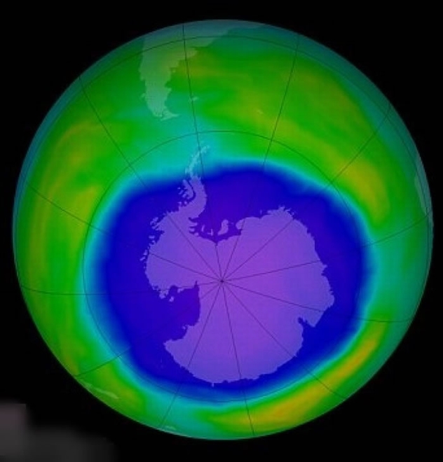 图像显示南极洲上空的臭氧层破洞（蓝色部份）已于近年修复不少。