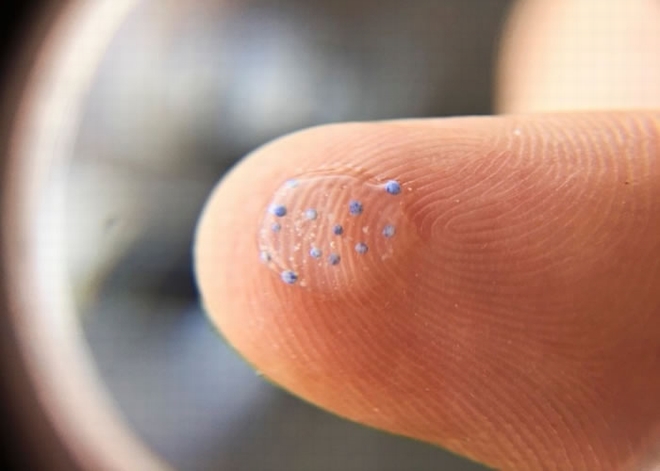 常见于个人护理产品中的微塑珠粒是被受关注的微塑污染物。