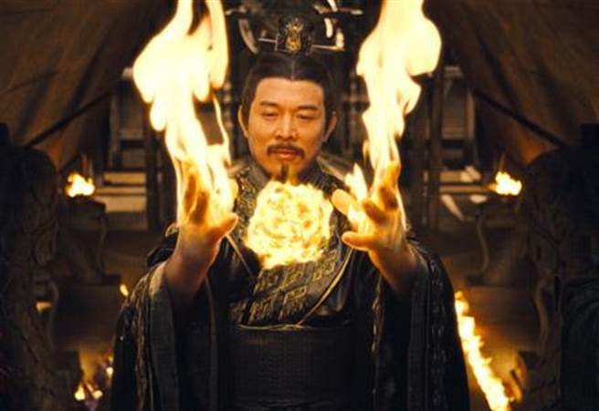 秦始皇陵地宫揭密：墓中陪葬绝世美女竟是...