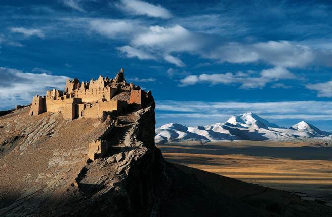 古墓沟墓地距离著名楼兰遗址不远。