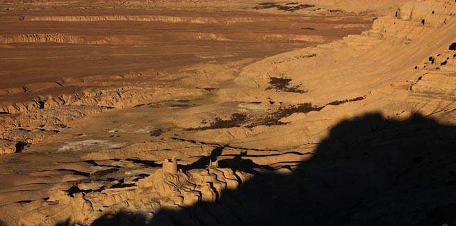 由此联想，古楼兰人可能是来自于西边的古地中海人种。