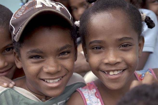 孩子之所以“由女变男”，是因为他们缺少“ 5α还原酶”。