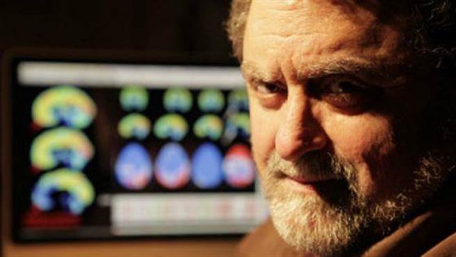 他专研究杀人魔！拿自己大脑实验…结果太惨了