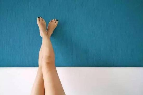 ▲如此说来，把腿举高更有助于怀孕？