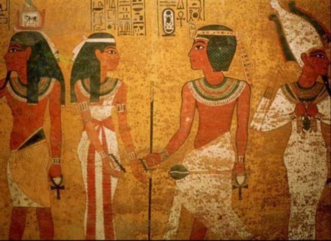 古埃及男女性地位几乎相等。