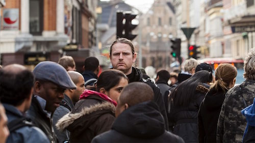 高个子判断距离更准确。图片来源：Ekely/iStockphoto