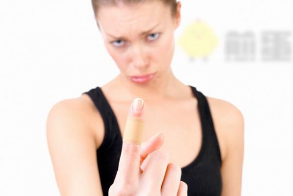 被纸割伤为何这么疼？