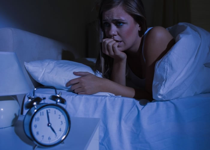 过早起床原来有损健康。