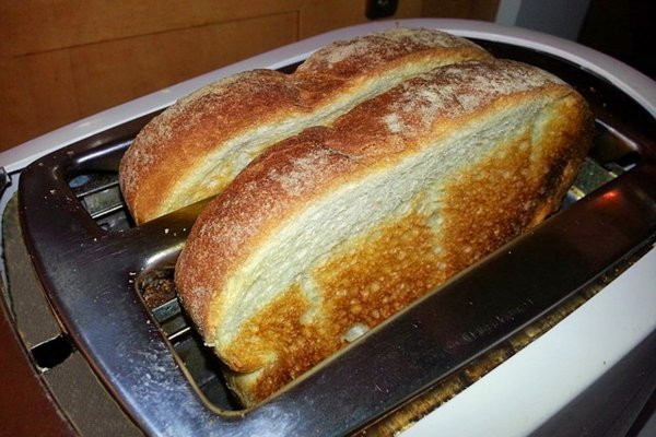 “我们造了一个假的烤面包机，一小时后它被黑了”