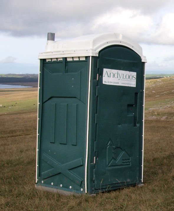 有的毒蜘蛛咬人会让丁丁变大，而有的人丁丁被毒蜘蛛咬了两次