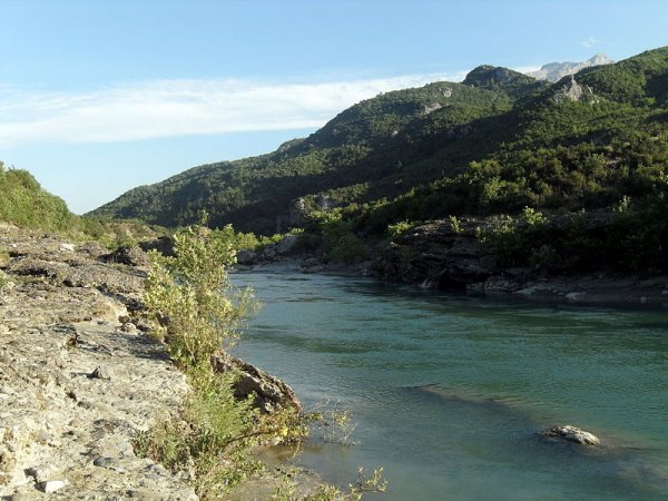 水坝横行：我们真的需要那么多水电站吗