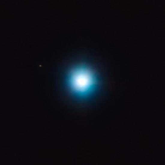 CVSO 30，是一颗M光谱类型的金牛T星，位于猎户星座内，距离地球大约1200光年