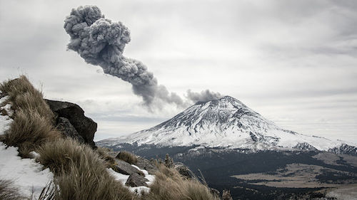 位于墨西哥城附近的波波卡特佩特火山