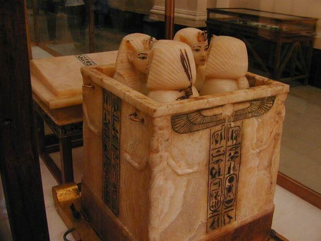 揭秘：图坦卡门变成木乃伊后 其内脏去哪了？