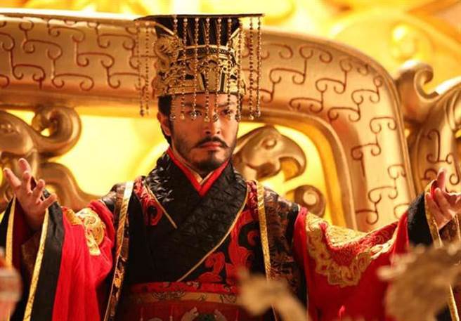 自隋文帝的“开皇之治”，到隋炀帝二世即衰，隋朝前后仅存续了三十八年。