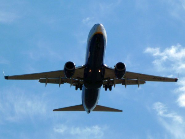 焦虑者飞行指南：飞机上的怪响都是什么？