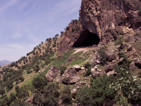扎格罗斯山脉上的沙尼达尔洞穴