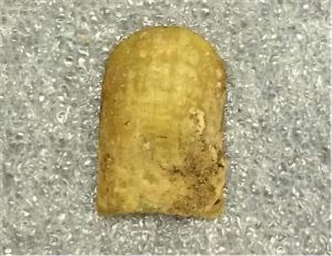 研究分析中的指甲。