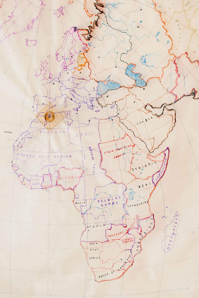 《垃圾桶捡到神秘木箱》大扫除时家里的垃圾或许是...宝藏？ - 图片10