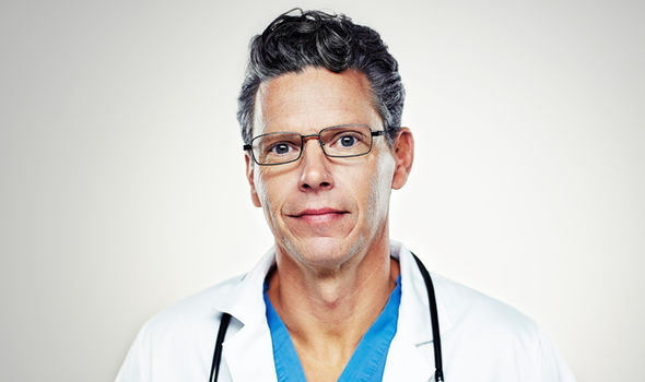 大完便先別冲！7種大便形狀仔細觀賞能救你一命，大便太臭少吃這些能改善！